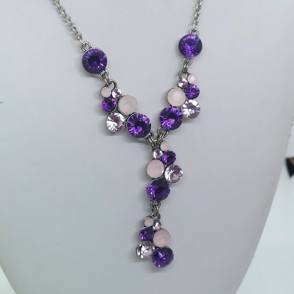 Avon Jewelry - Avon SHA purple lavender rhinestone‎ y drop necklace